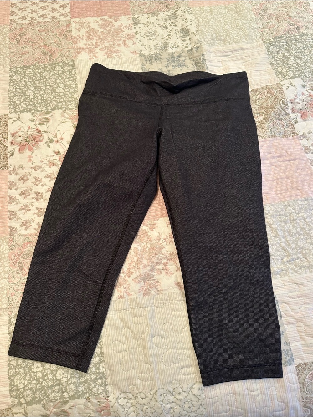 Under Armour Black Athletic Crop Leggings